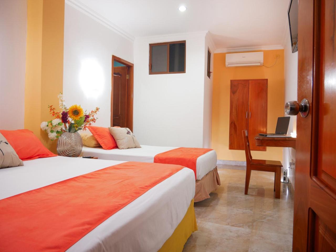 Hostal Espana Puerto Ayora  Exteriér fotografie